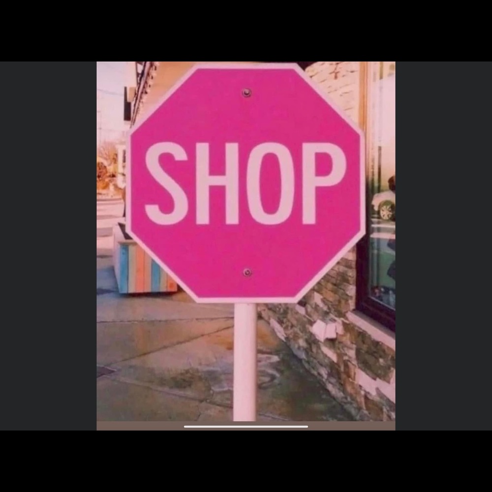 One. Stop. Shop!!!!!!! 👛 👠 👗